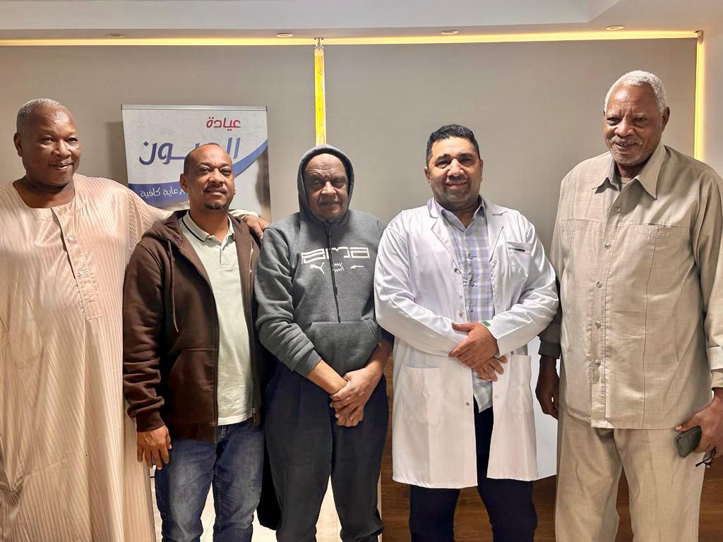 حشد كبير من المرضى السودانيين والأجانب في افتتاح مجمع السيسي بالقاهرة، وصحفيون وإعلاميون يتبارون في تعظيم الخطوة.