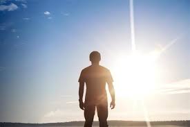 كيف نبيع الشمس بقلم دكتور /عبدالعاطى المناعى